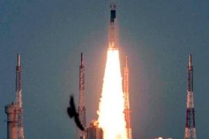 पचास साल बाद 11 अगस्त को चंद्रमा के लिए उड़ान भरेगा रूस का यान