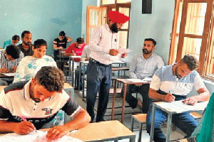 2976 उम्मीदवारों ने दी जॉब परीक्षा, 1703 रहे गैरहाजिर