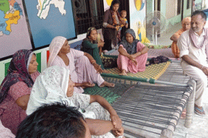 राहत केंद्रों में बाढ़ प्रभावित लोगों को मिल रहा घर जैसा माहौल