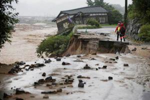 जापान में भूस्खलन का खतरा