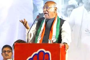 पदोन्नति को भी नियुक्ति बताकर प्रचारित करते हैं मोदी : खड़गे