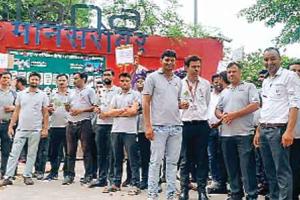 मेट्रो रेल कर्मचारियों ने राज्य सरकार से मांगी पूर्ण पेंशन