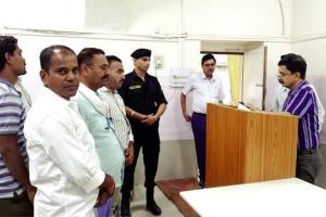 एम्बुलेंस कर्मचारियों की हड़ताल जारी, मांगें न माने जाने पर करेंगे आंदोलन की तैयारी