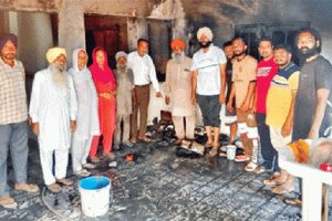 घर को आग लगने से भारी नुक्सान