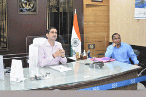 बैंक शाखायें कैम्प लगाकर 1 सप्ताह में सम्बंधित स्वयं सहायता समूह के लंबित बैंक खाते एवं लोन खाते खोलना सुनिश्चित करें : डीएम