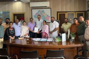 धीमान के नेतृत्व में शिष्टमंडल ने नगर निगम कमिश्नर को सौंपा ज्ञापन