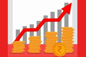Economy: अर्थव्यवस्था-गिरती घरेलू बचत एवं बढ़ती महंगाई से त्रस्त