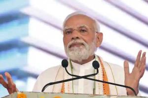 कांग्रेस अब ‘अर्बन नक्सलियों’ के हाथ में, ‘घमंडिया’ गठबंधन से सावधान रहें महिलाएं : पीएम