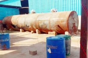 लाखों रुपए का अवैध पैट्रोलियम पदार्थ बरामद