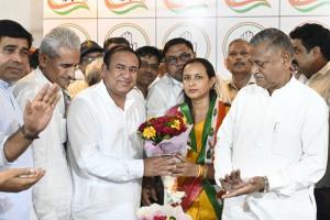 150 कार्यकर्ताओं ने बीजेपी-जेजेपी छोड़ कांग्रेस में जताई आस्था