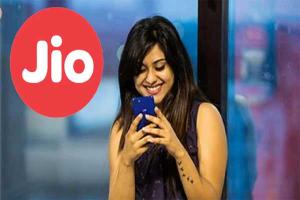 Jio Phone Prima: जियो का दिवाली धमाका, स्मार्ट फोन को टक्कर देगा 2599 रु. का मोबाइल, धड़ल्ले से चलाइए वॉट्सऐप, फेसबुक