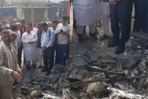 दो मंजिला कास्टमेटिक की दुकान में लगी आग, लाखों का नुकसान