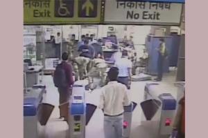 सीआईएसएफ जवानों ने मेट्रो यात्री की जान बचाई