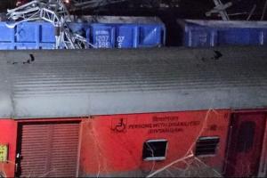 Big Train Accident : सुपरफास्ट ट्रेन पटरी से उतरी