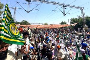 Shambhu Border: किसानों ने शंभू बॉर्डर पर जाम किया रेलवे ट्रैक