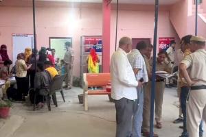 जिला के विभिन्न होटलों पर पुलिस ने की छापेमारी