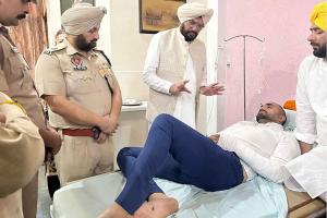 NRI Family Attack Case : हमले के शिकार एनआरआई परिवार से अस्पताल में मिलने पहुंचे मंत्री कुलदीप धालीवाल