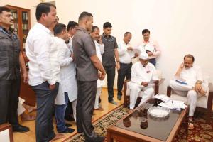 Maharashtra : विधानसभा चुनाव से पूर्व एनसीपी को बड़ा झटका! 4 नेताओं ने छोड़ी पार्टी