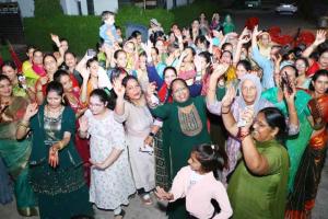 Teej Festival 2024 : तीज उत्सव में बिखरी लोक संस्कृति की छटा