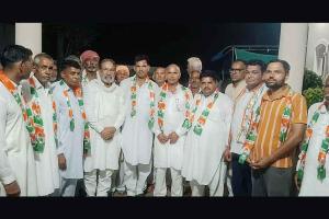 डा. केवी सिंह के नेतृत्व में दर्जनों परिवार कांग्रेस में शामिल