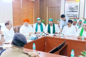 उचित मुआवजा देकर किसानों के साथ न्याय करें: राकेश टिकैत