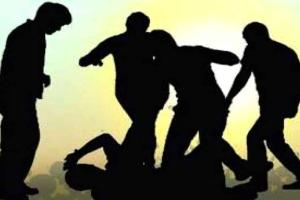 हथियारों से लैस होकर किया हमला