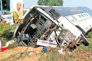 Bus Accident: चंडीगढ़ से बठिंडा जा रही पीआरटीसी बस खेतों में पलटी, दो यात्रियों की मौत