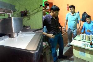 सिंथेटिक दूध फैक्ट्री पर खाद्य सुरक्षा विभाग का छापा