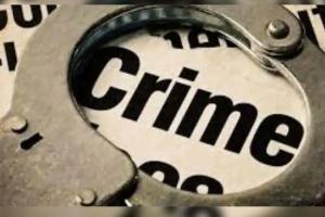 दुराचार के झूठे मुकदमे में फंसाने की धमकी दे मांगे पांच लाख रुपए व मकान