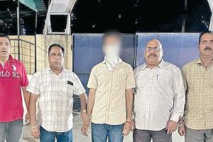 Bribe: नगर निगम का डाटा एंट्री ऑपरेटर 10 हजार रूपये की रिश्वत लेता रंगे हाथों काबू