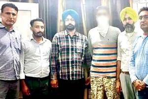 Bribe: रिश्वत लेने के आरोप में सिपाही गिरफ्तार, एएसआई फरार
