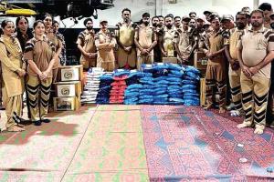 Abu Dhabi: आबूधाबी में सेवादारों ने ऐमिरेट्स रेड क्रीसेंट सोसायटी को डोनेट की 470 किलो खाद्य सामग्री