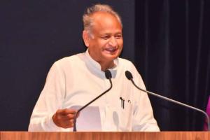 भाजपा सरकार द्वारा जिले निरस्त करने पर  पूर्व मुख्यमंत्री अशोक गहलोत का बयान