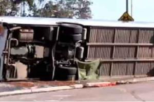 Road Accident: बस पलटने से मचा हड़कंप, 50 से ज्यादा यात्री थे सवार