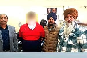Bribe: 30 हजार रु. रिश्वत लेते रंगे हाथों सिपाही गिरफ्तार, एसएचओ फरार