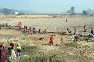 मनरेगा कार्यों में गड़बड़ी के अंदेशे के चलते 3 मेट्स निलंबित, 4 जेई पर भी लटकी तलवार