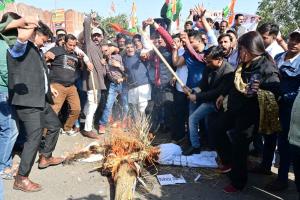 Congress Protests: विधायकों के निलंबन के विरोध में कांग्रेस का प्रदेशभर में प्रदर्शन!