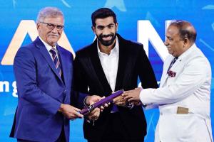 Jasprit Bumrah: भारत-पाकिस्तान मैच से पहले ही जसप्रीत बुमराह ने कर दिया ये कमाल!