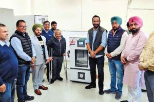 Trident Group: ट्राइडेंट ग्रुप द्वारा सिविल अस्पताल बरनाला को इन्क्यूबेटर और एग्रीटेटर मशीन भेंट