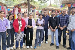 Surajkund Mela: सीडीएलयू के विद्यार्थियों ने किया सूरजकुंड मेले का शैक्षणिक भ्रमण