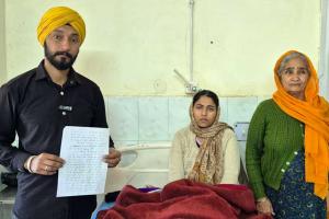 Civil Hospital Sirsa: नवजात का डीएनए करवाने के लिए भटक रहे दंपति, बोले: नहीं मिल रहा न्याय
