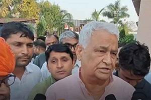 Rajasthan: अचानक कैबिनेट मंत्री पहुंचे अलवर यूआईटी, दिए बड़ी कार्रवाई के संकेत