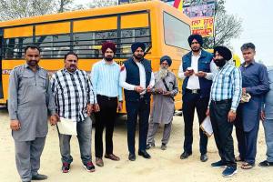 सेफ स्कूल वाहन पॉलिसी: स्कूल वाहनोंं की चैकिंग की 13 के काटे चालान