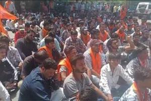 West Bengal Violence Update: वक्फ कानून को लेकर जारी हिंसा के विरोध में बजरंग दल ने प्रदर्शन कर पश्चिम बंगाल में राष्ट्रपति शासन की मांग की