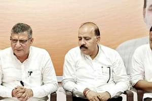 Khizrabad: वक्फ संशोधन विधेयक लोकसभा में पास होने पूर्व कैबिनेट मंत्री कंवरपाल गुर्जर ने दी बधाई