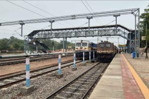 Railway Station: रेलवे स्टेशन के निर्माण कार्य के दौरान मिट्टी धंसने से दो महिला मजदूरों की मौत, दो घायल