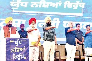 War Against Drugs: केजरीवाल व भगवंत सिंह मान ने लोगों को नशे के विरुद्ध जंग में योद्धा बनने की दिलाई शपथ