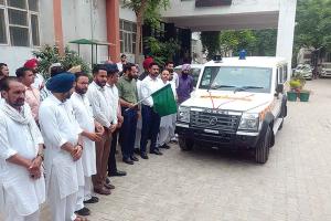 Government Hospital Barnala: सरकारी अस्पताल बरनाला को मिली नई एम्बूलैंस, मीत हेयर ने दिखाई हरी झंडी
