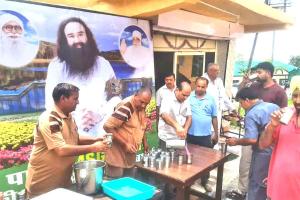 चचिया नगरी हिमाचल में सेवादारों ने लगाई मीठे जल की छबील: फादर्स डे पर मानवता की मिसाल