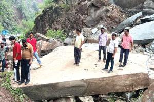 Landslide: रणजीत सागर बांध प्रोजेक्ट रोड पर भी भूस्खलन, आवागमन ठप